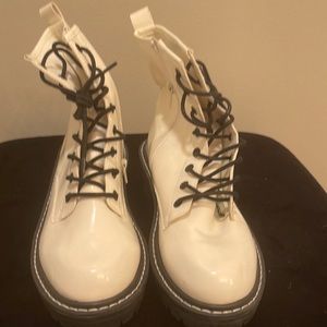White boots for everyday use